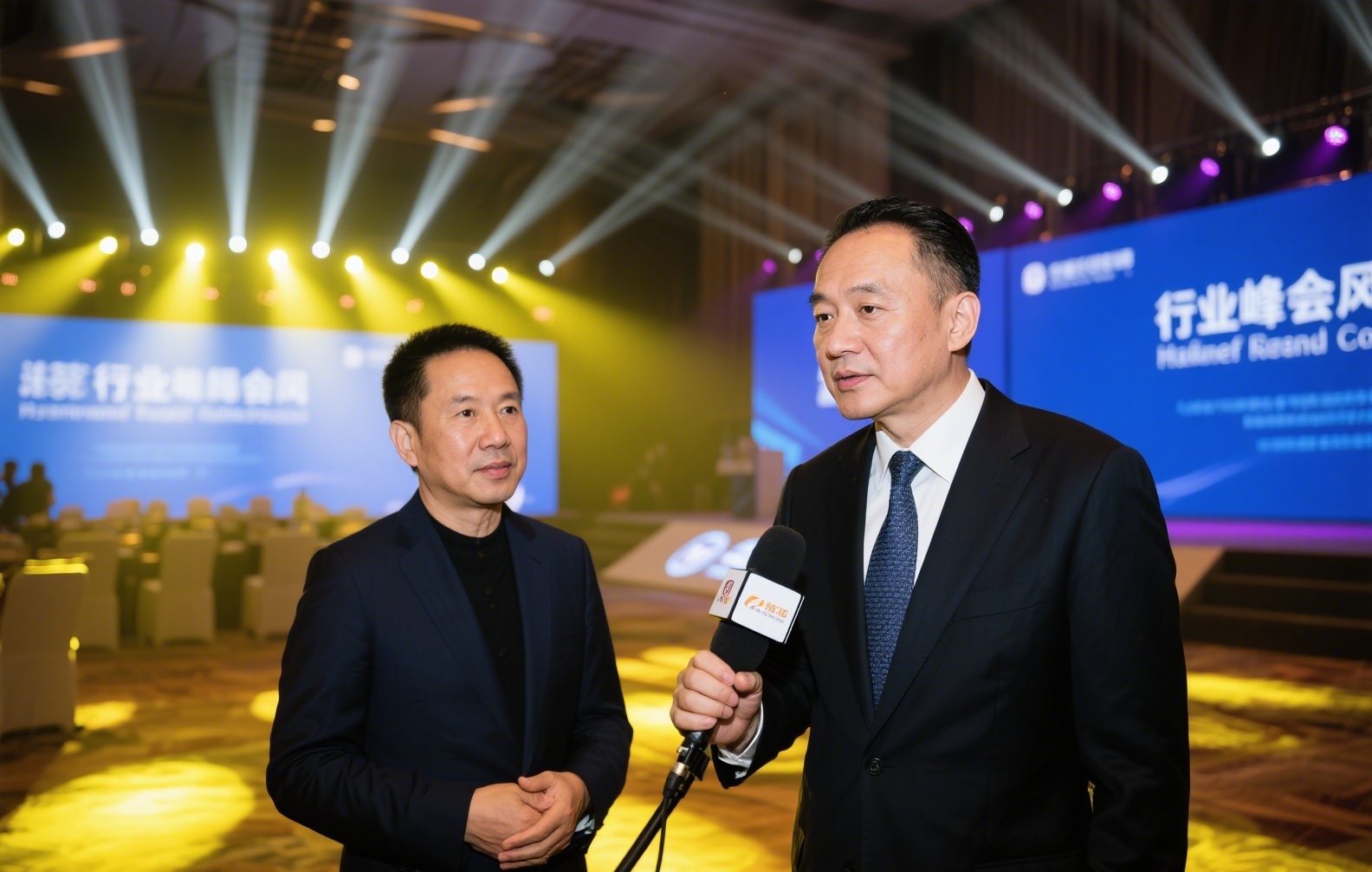 合约交易所返佣涉嫌违法？平台抽成返利背后的法律红线解析